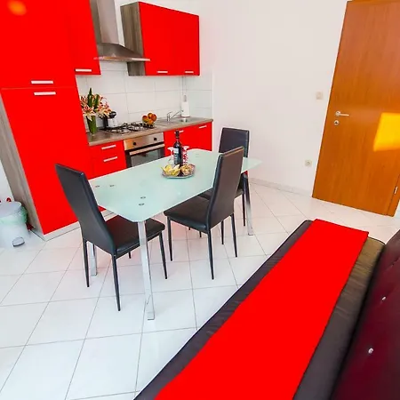 Ive Apartman *